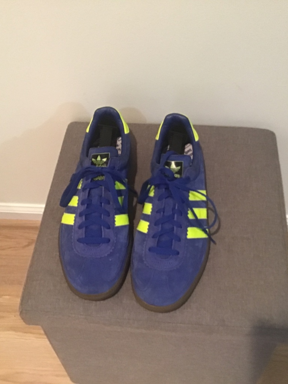 Adidas bright blue neon green handball Speziales size 11 all suede
